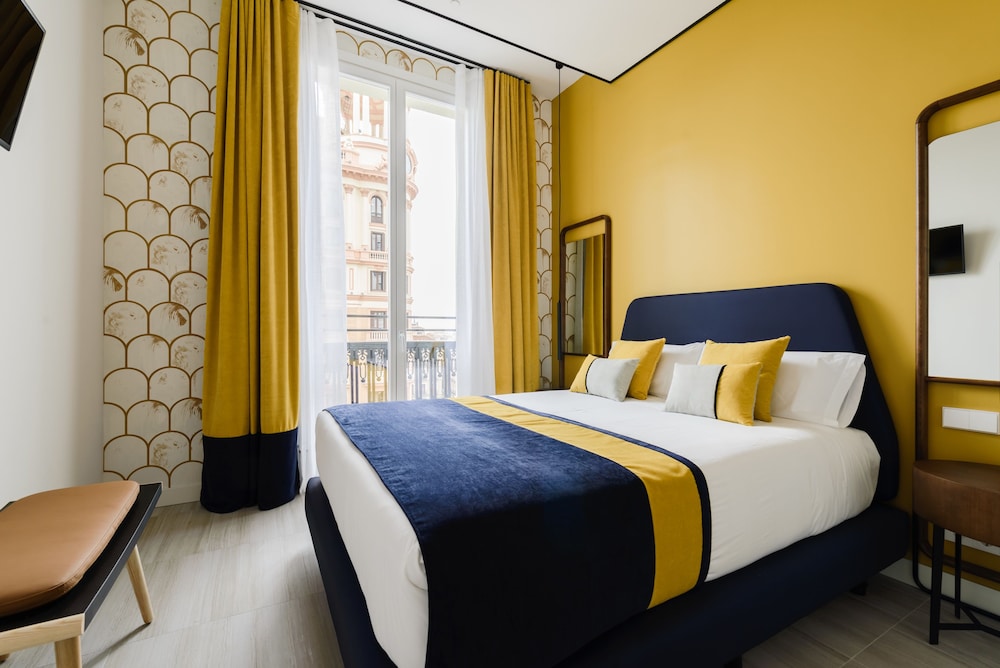 2 BEDROOMS, APARTMENT
