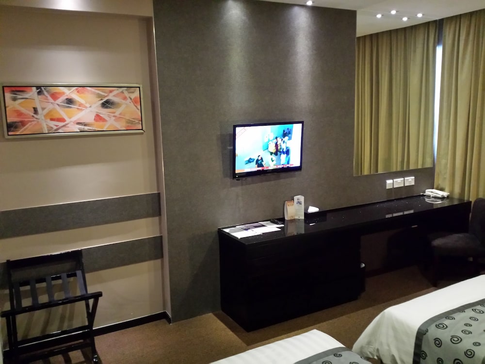 Hotel Royal Singapore 65/70