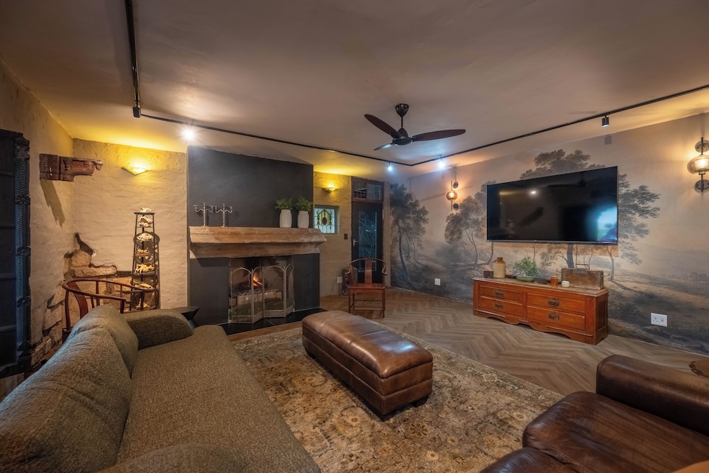 River House Lodge 33/50