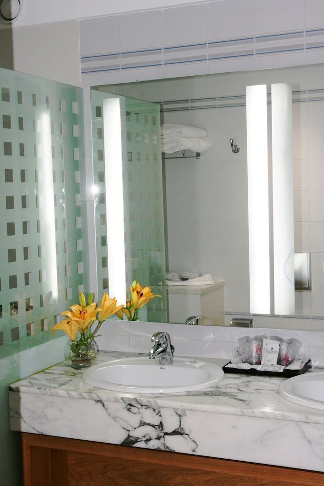 Plus Fariones Suite Hotel 39/57