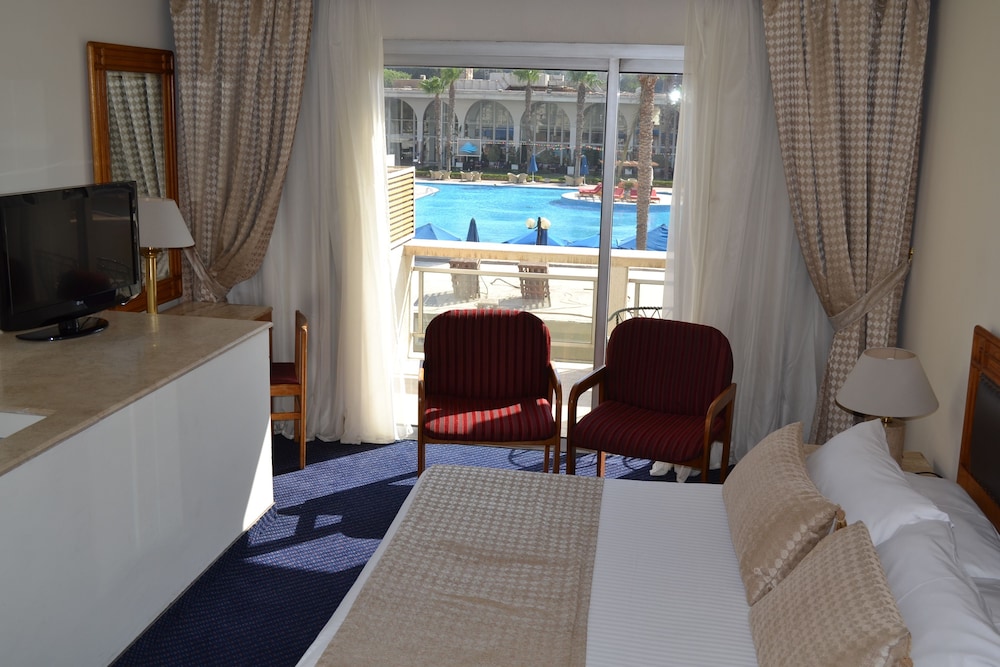 Pyramids Park Resort Cairo 25/65