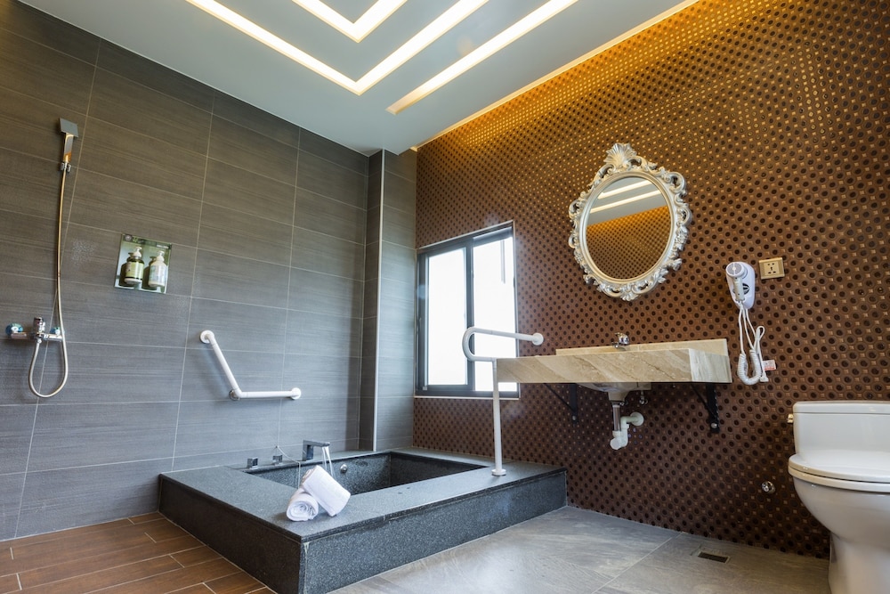 Huaman Hot Spring Villa 40/68