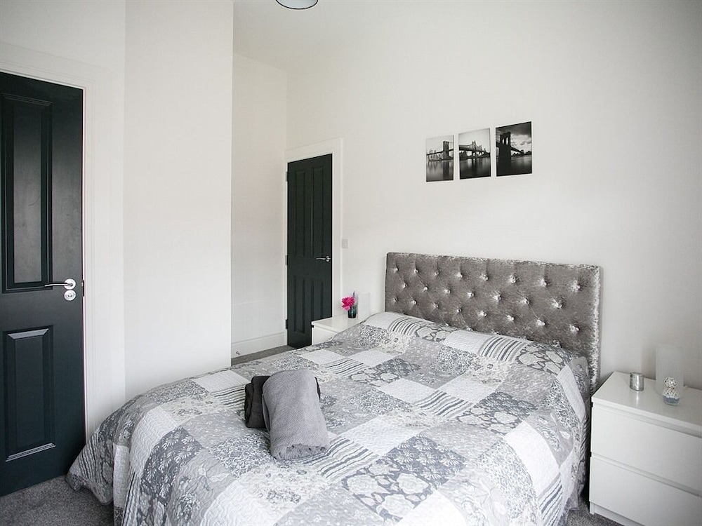 Queens Quarter Apartment 7/41