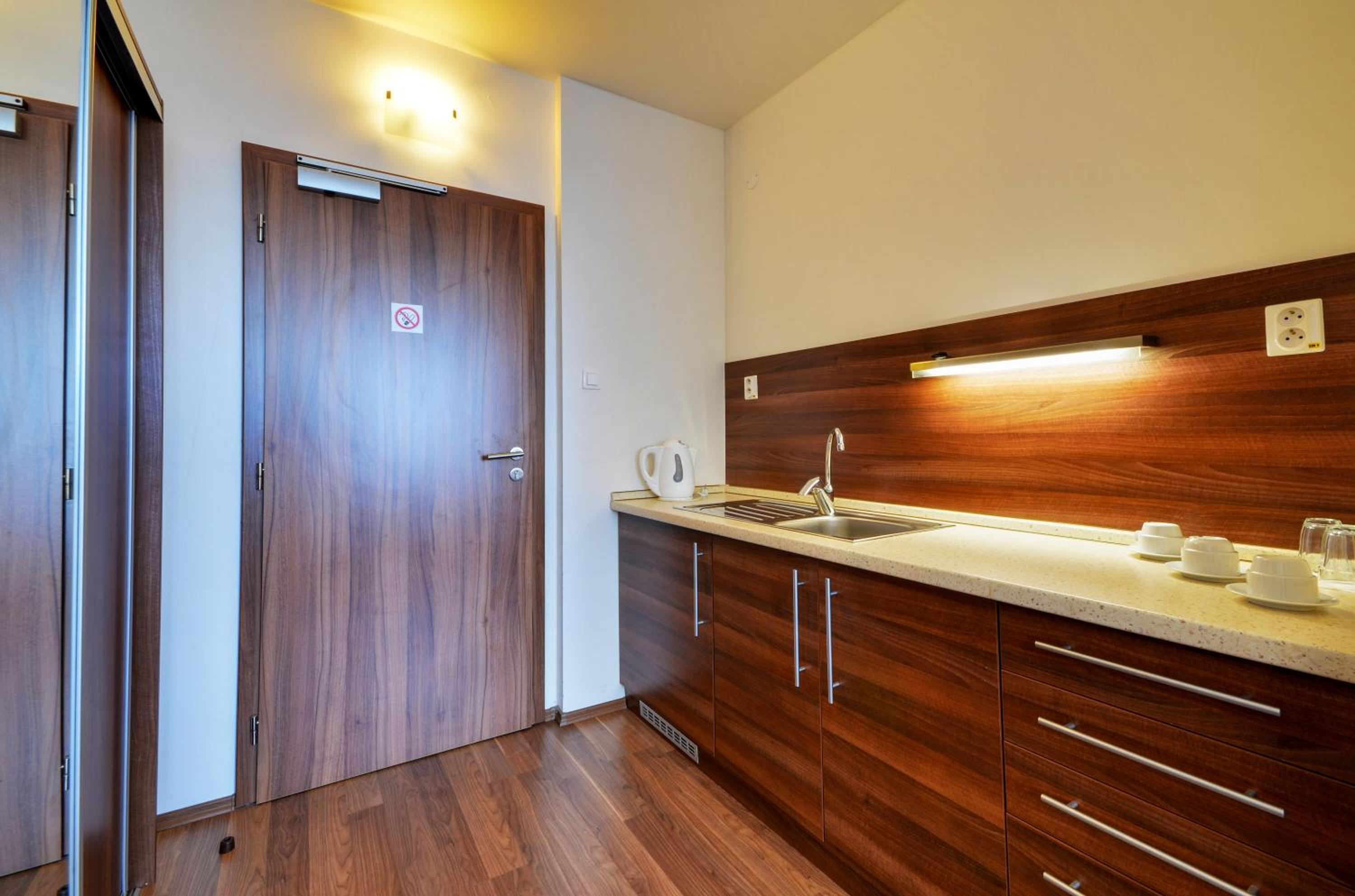 Klar Hotel 50/50