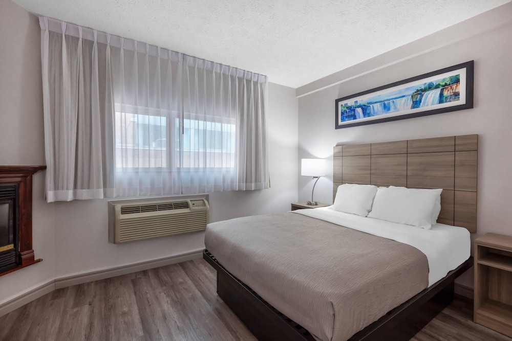 Upgrade, Superior, Queen Bed, Sofa
