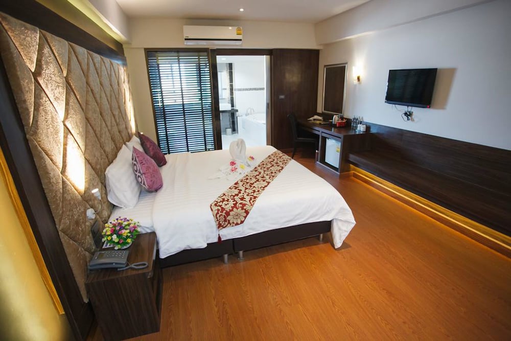 Grand Pink Hotel Hat Yai 3/49