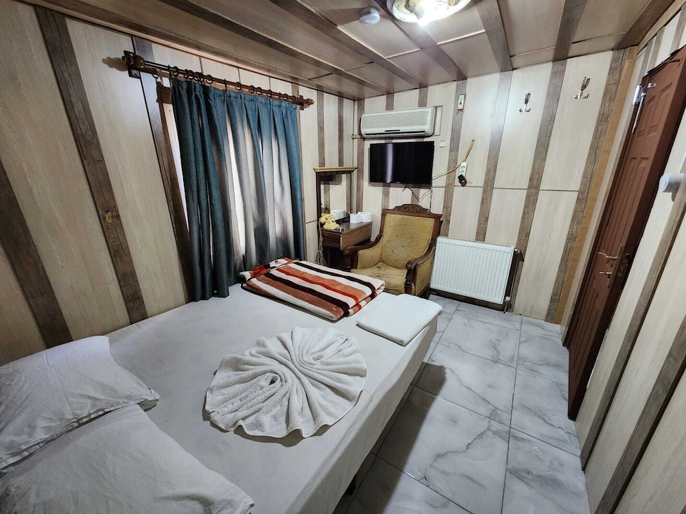 Mevlevi Hotel 16/50