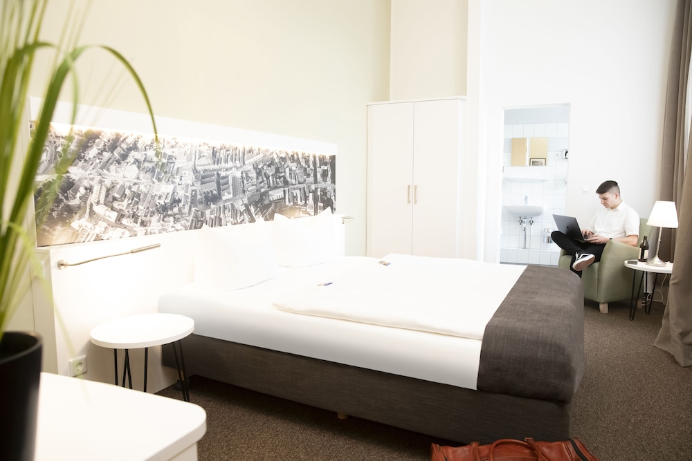 Hotel Am Schlosspark 46/71
