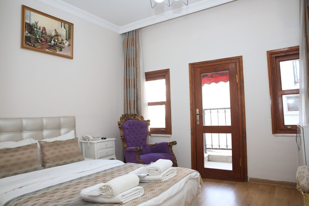 Saint George Boutique House 26/66