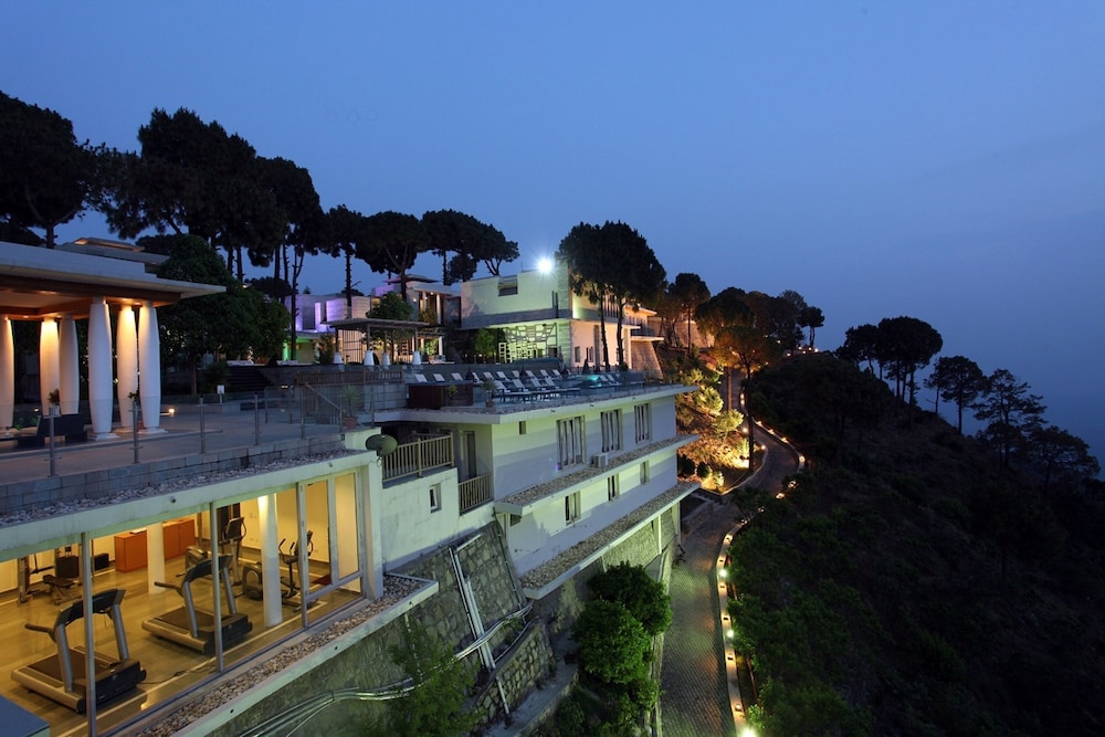 Moksha Himalaya Spa Resort 1/50