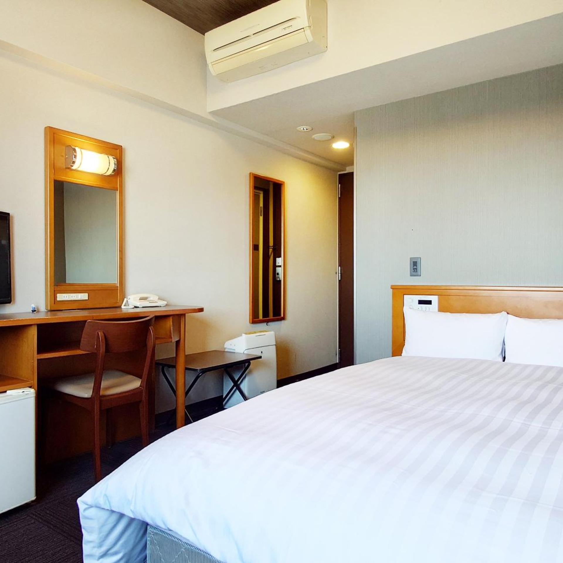 Semi Room, Semi Double Bed, Smoking