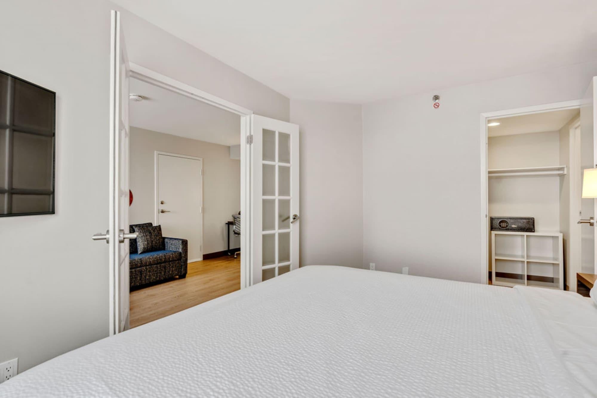 Superior, Suite, King Bed, Sofa, Corner