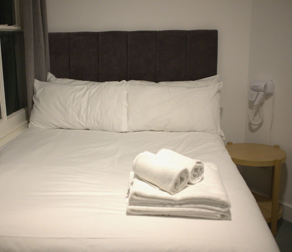 The Wellington Hotel Birmingham - Budget Hotel Near O2 Academy 20/26