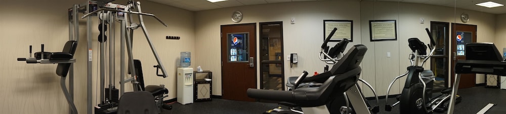 Best Western Plus Chain of Lakes Inn & Suites 19/32