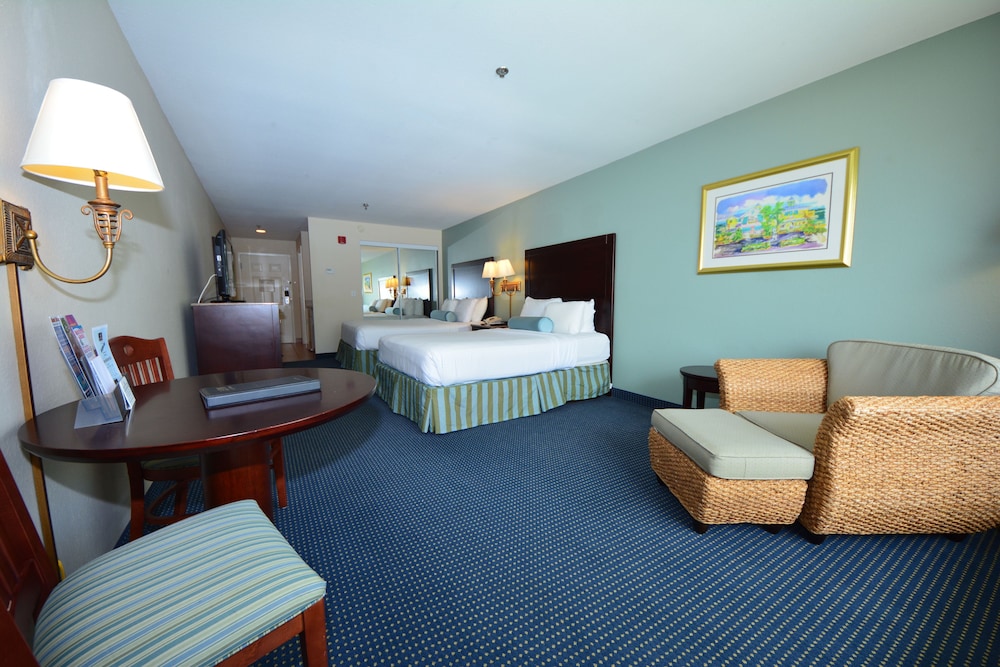 Capt Hiram S Resort 40/59