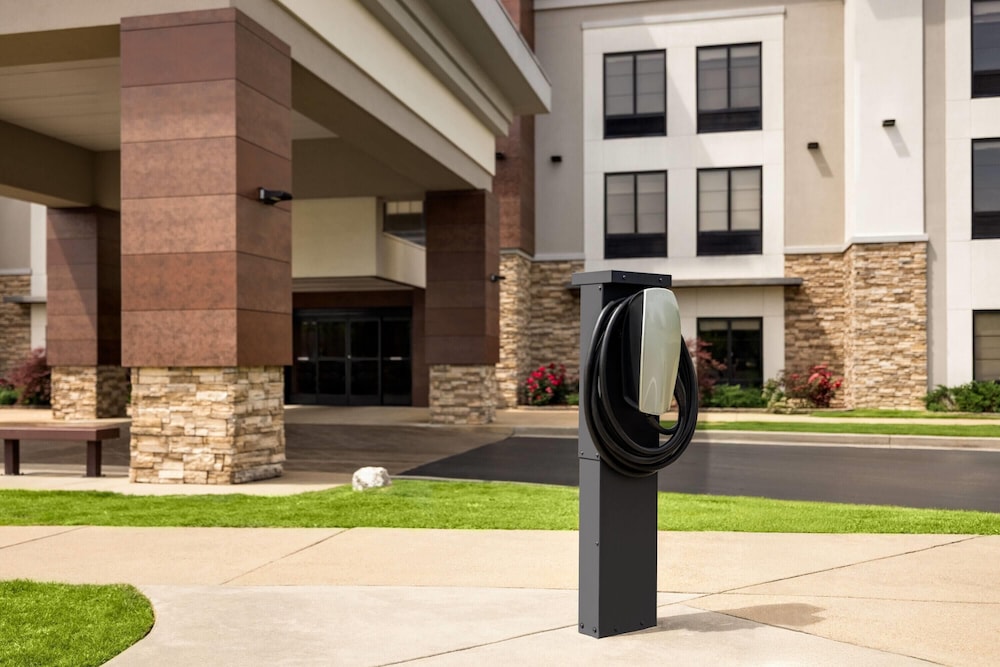 La Quinta Inn Suites By Wyndham Memphis Wolfchase 60/63