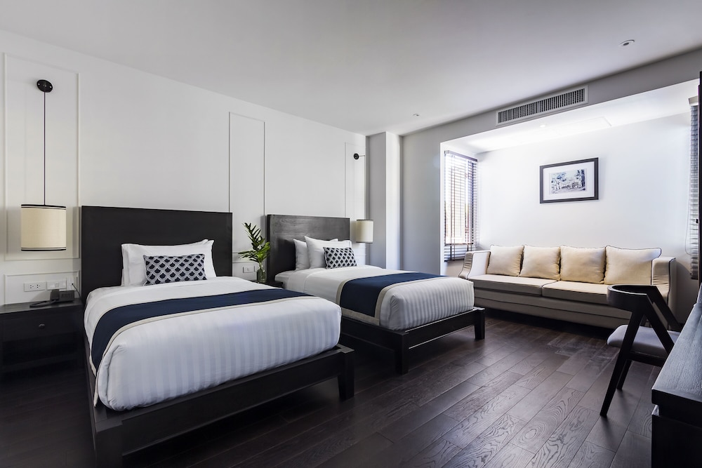 Cheeva Dee Hotel 36/75