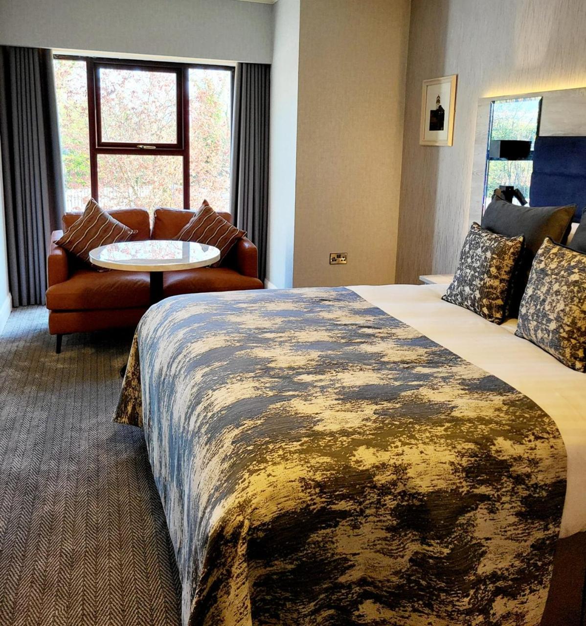 غرفة تنفيذية بسرير كينج، MILL PARK HOTEL 4/10