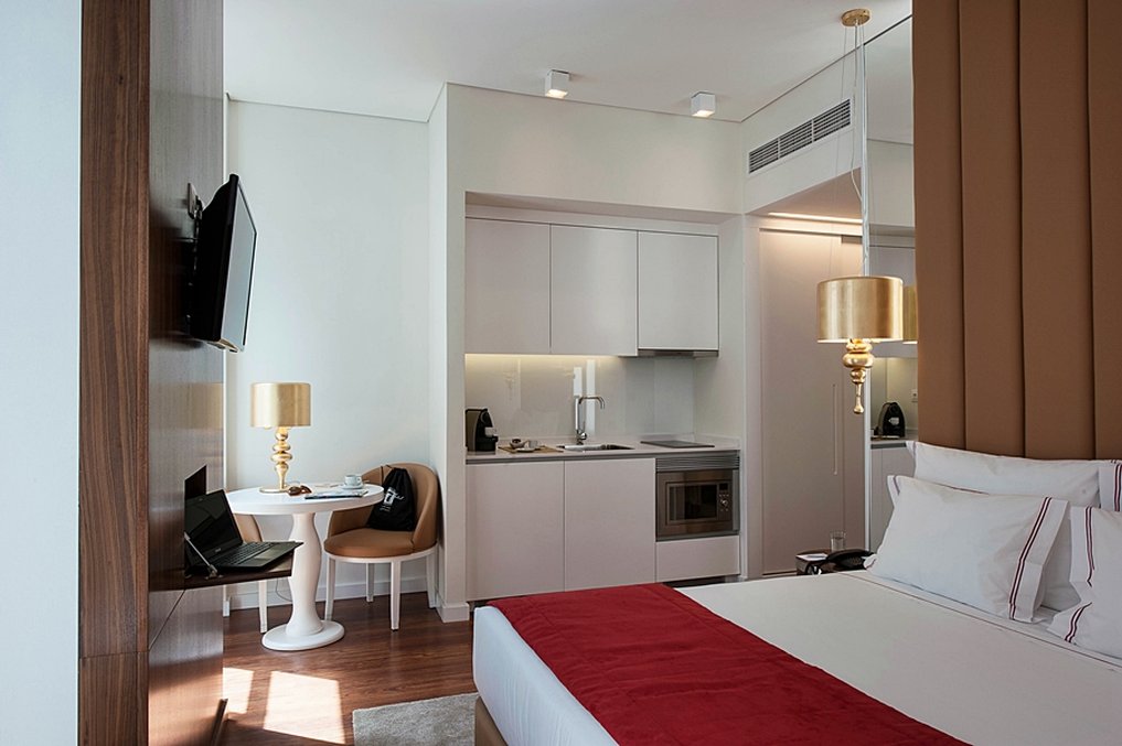 The 7 Hotel 12/71