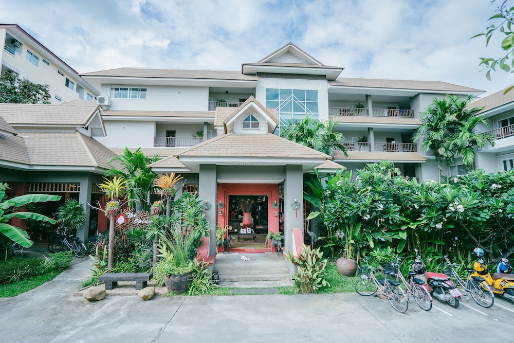 THE OPIUM SERVICED APARTMENT AND HOTEL 3/50