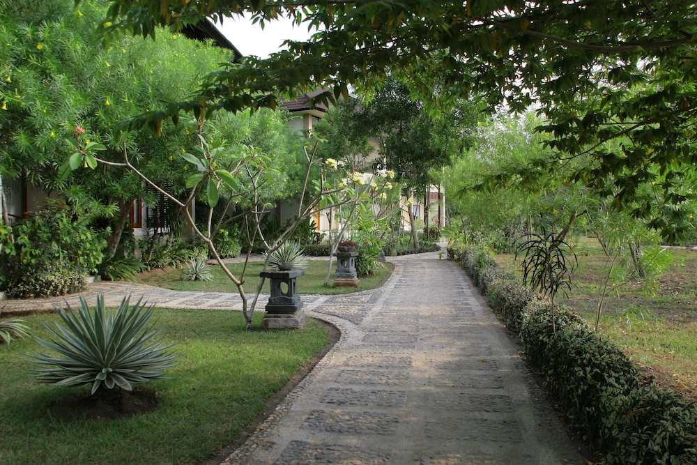 Puri Sari Beach Hotel 37/50