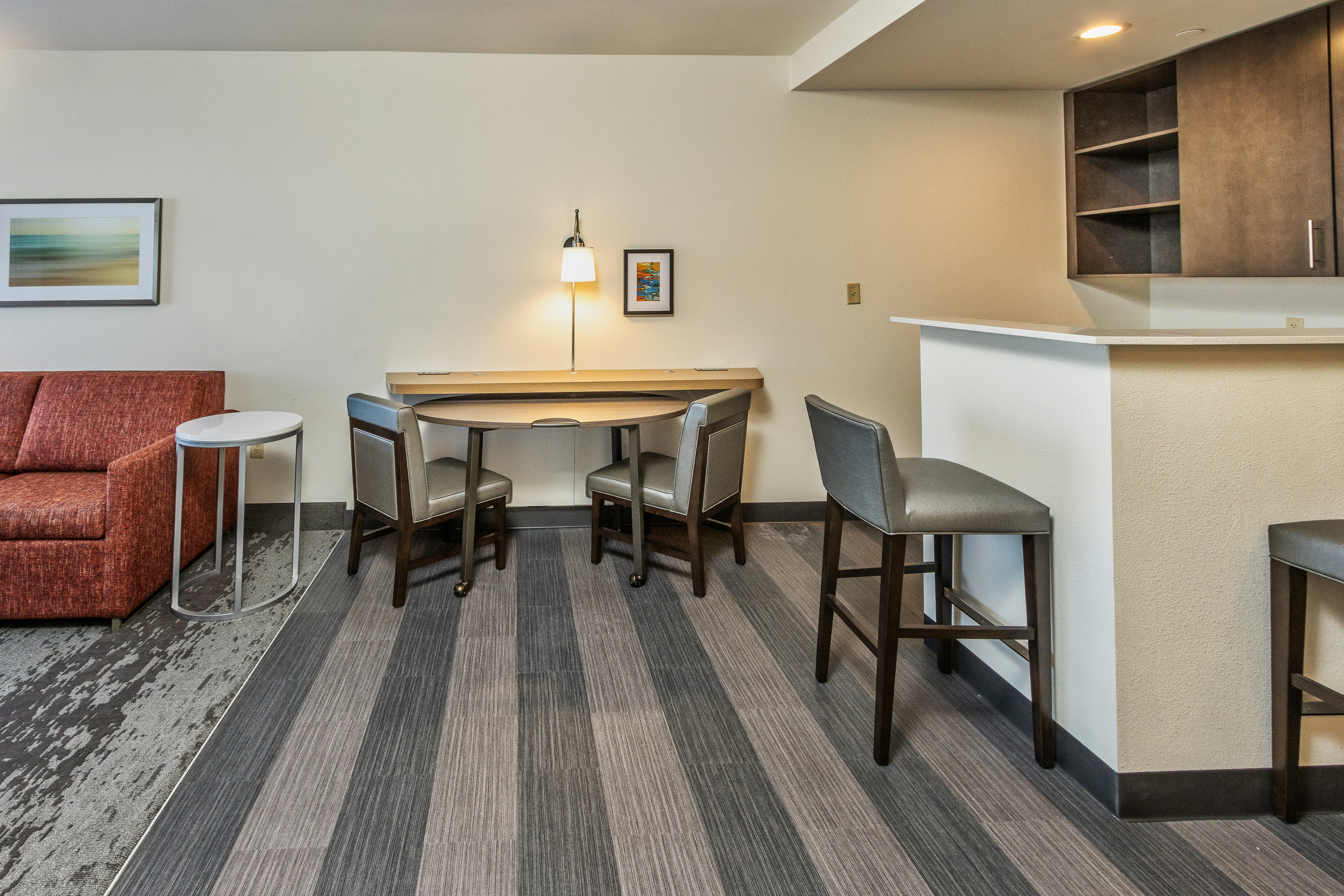 Holiday Inn Suites Memphis Wolfchase Galleria 57/79