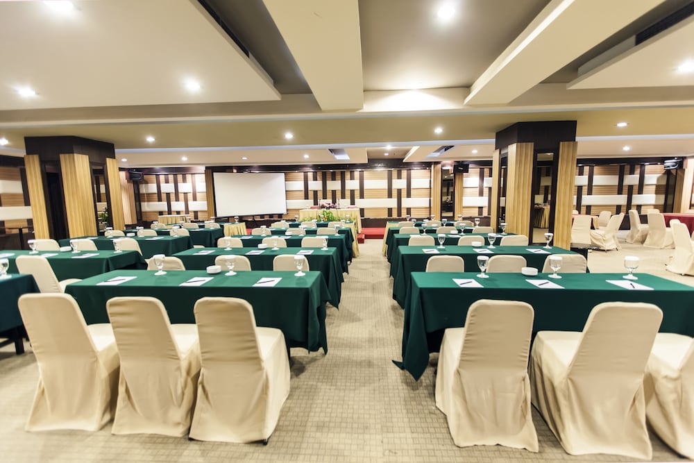 Orchardz Jayakarta Hotel 71/73