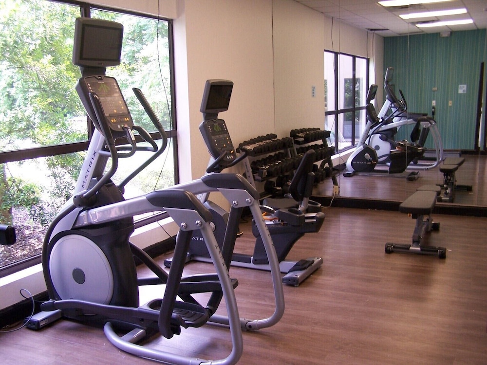 Holiday Inn Express New Albany - Louisville NW 31/50
