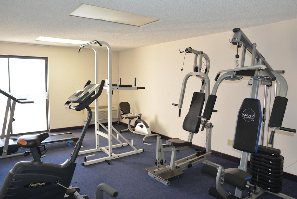Lincoln Inn Express Hotel And Suites 15/28