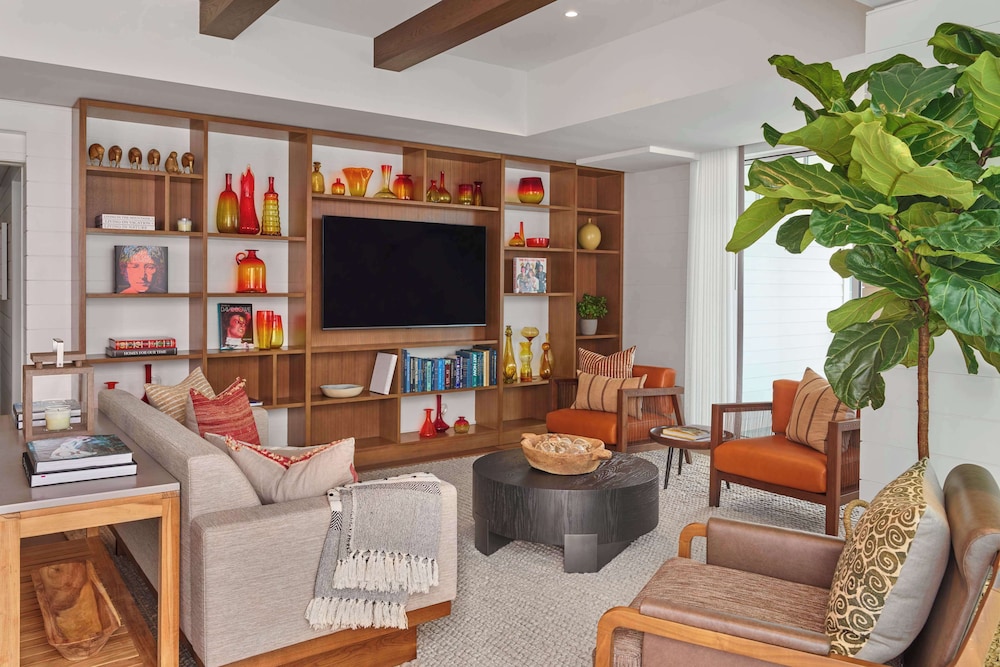 The Seabird Ocean Resort and Spa, Part of Destination Hotel by Hyatt 25/50