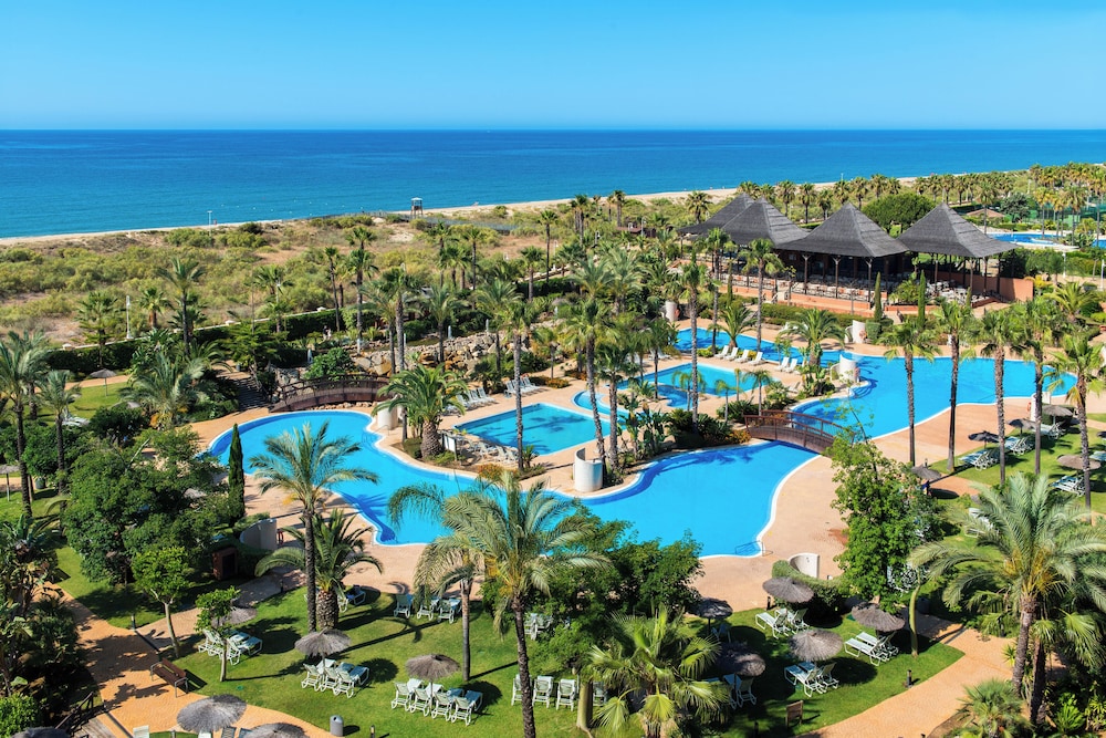 Puerto Antilla Grand Hotel 36/40