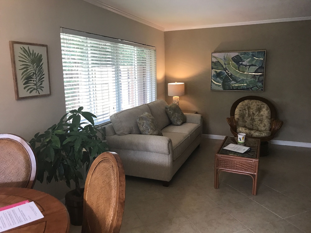 Casitas Coral Ridge formerly Estoril Paradise Inn 29/50