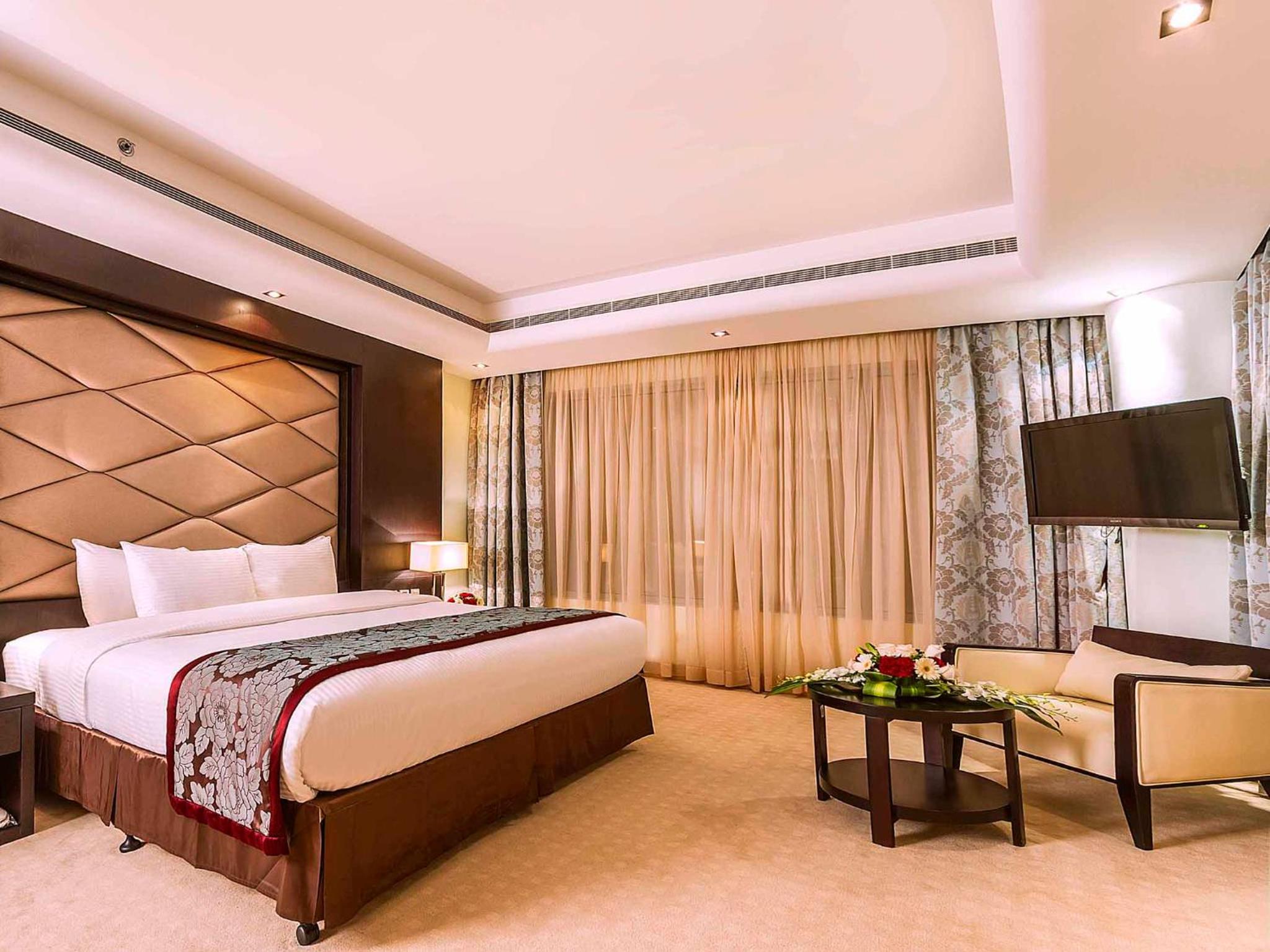 2 Bedrooms, Penthouse, Suite, King Bed
