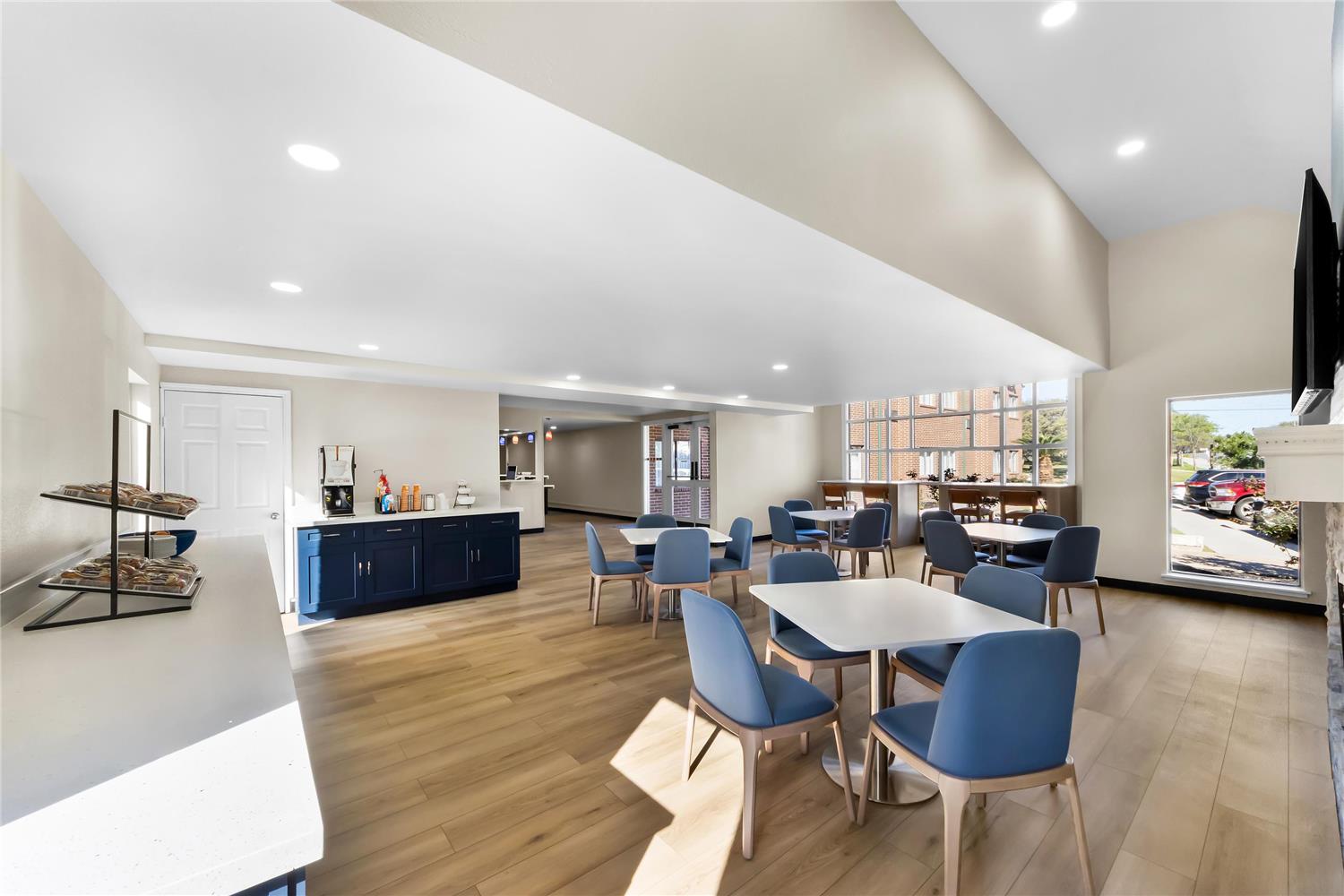 restaurant cafeteria