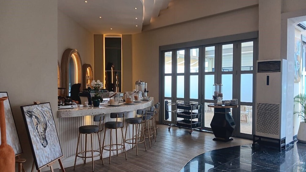 The Grantage Hotel and Sky Lounge 32/50