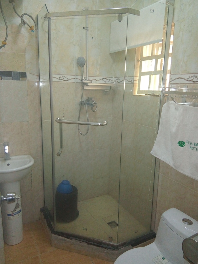 Kifina Emerald Hotel 23/24