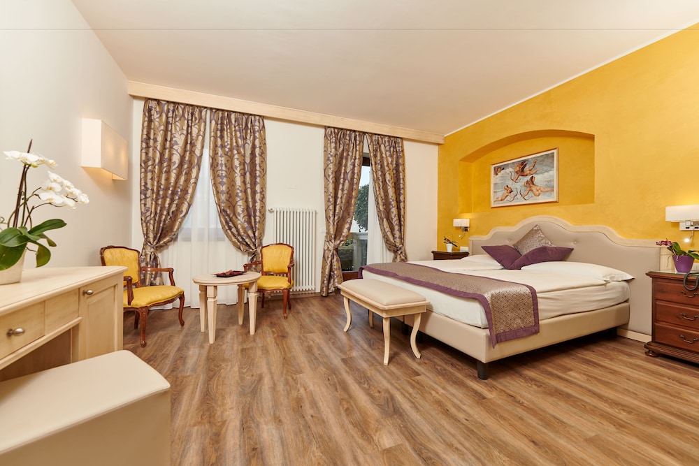 Boutique Hotel Brenzone 24/78