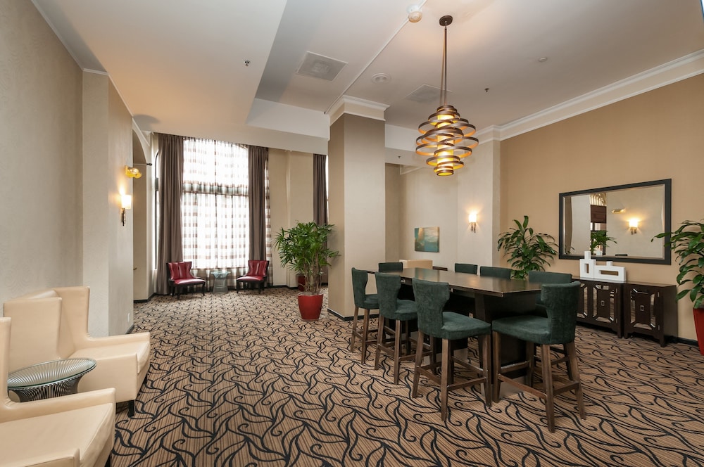 The Pickwick Hotel 39/62