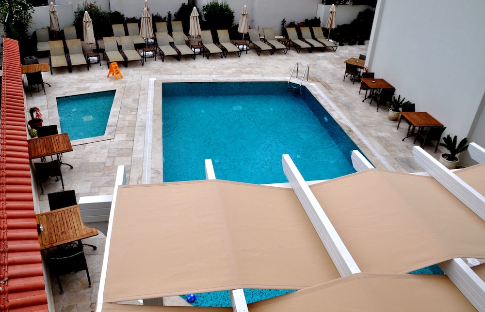 Olivias Group Hotel 16/42
