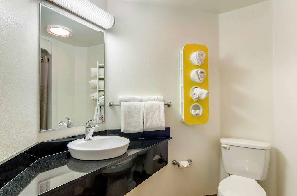 Motel6 Wheatland, WY 56/58