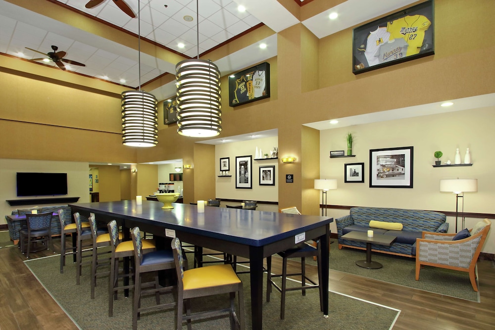 Hampton Inn Suites Murray 34/37