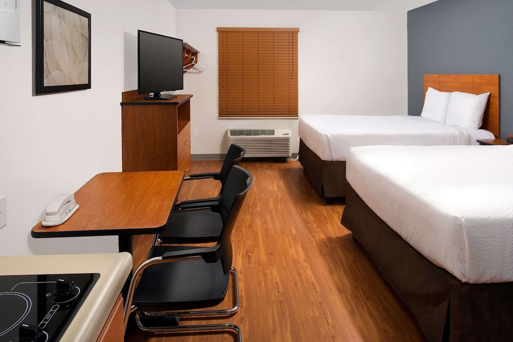 WoodSpring Suites Chicago Darien 15/29