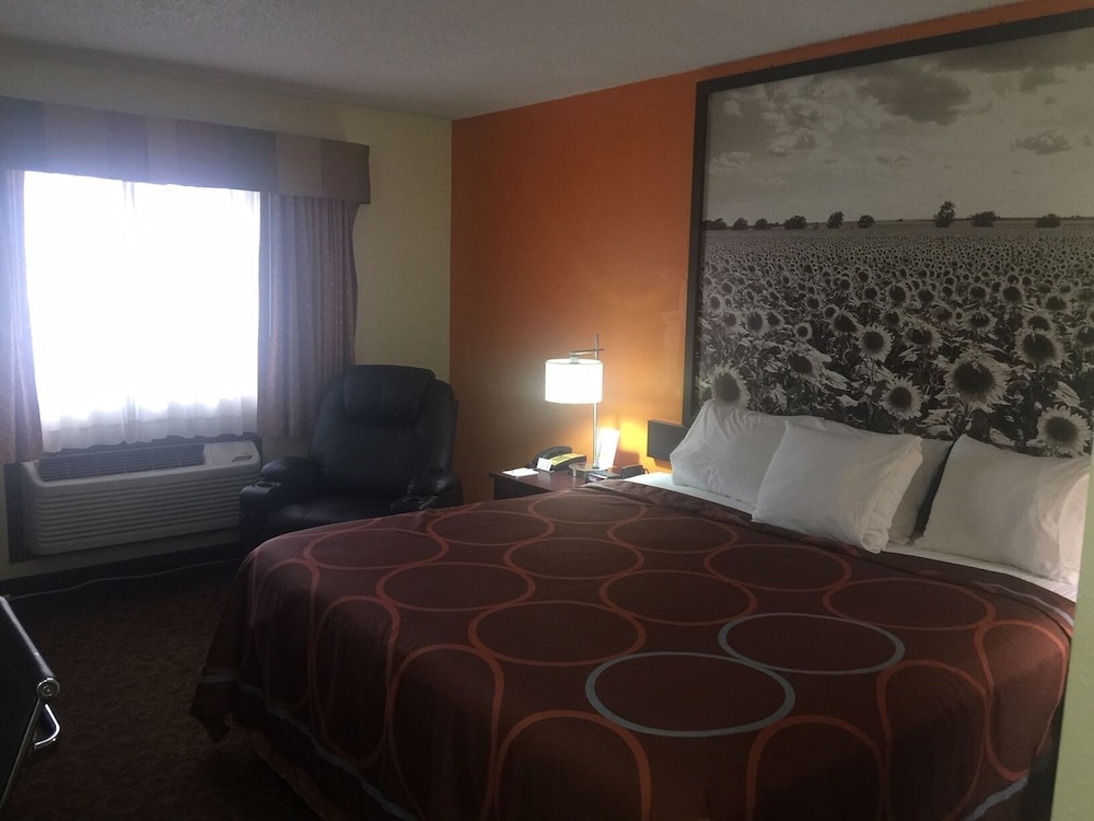 Super 8 By Wyndham Emporia 4/34