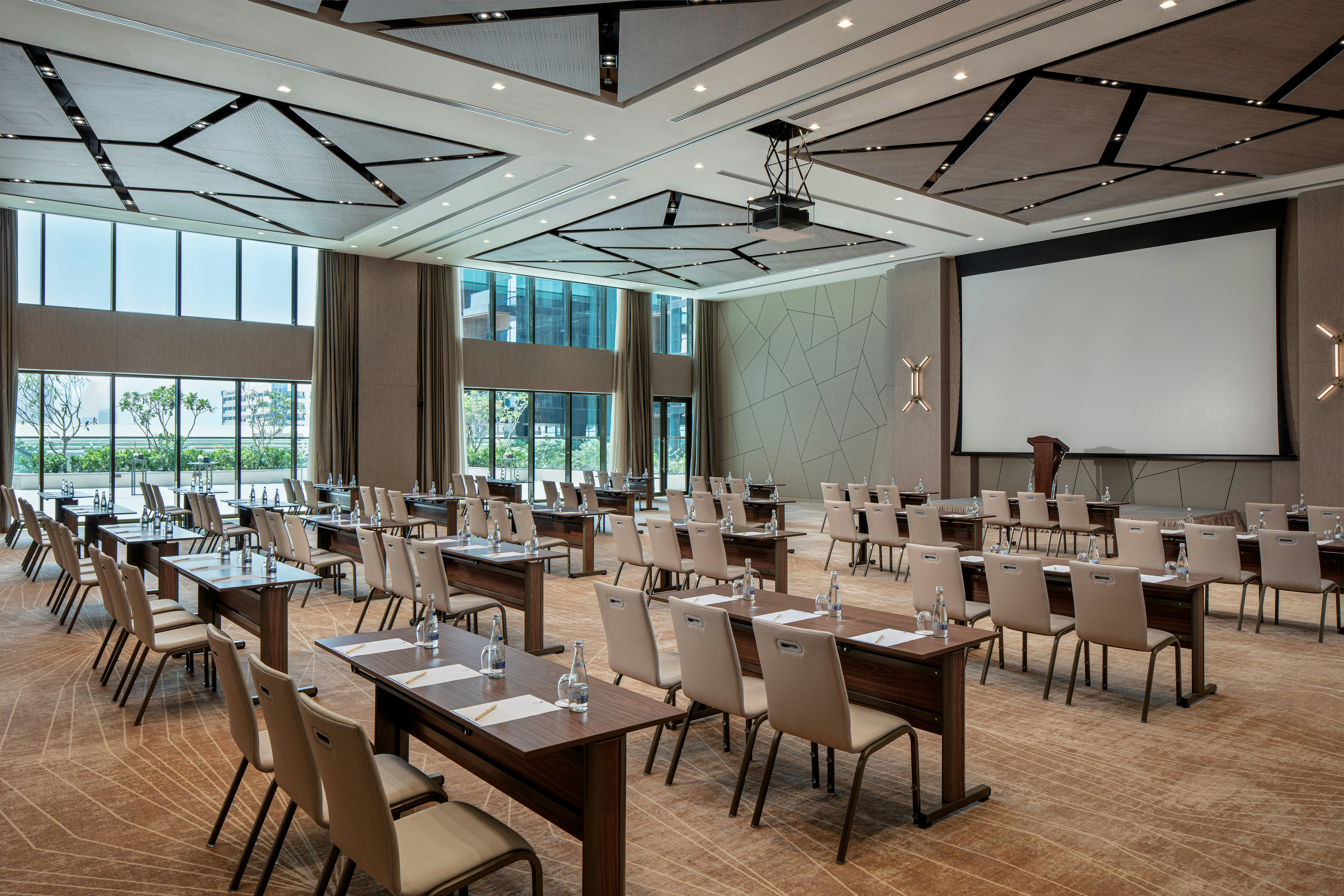 DoubleTree by Hilton Dubai M square Hotel and Residences 19/34