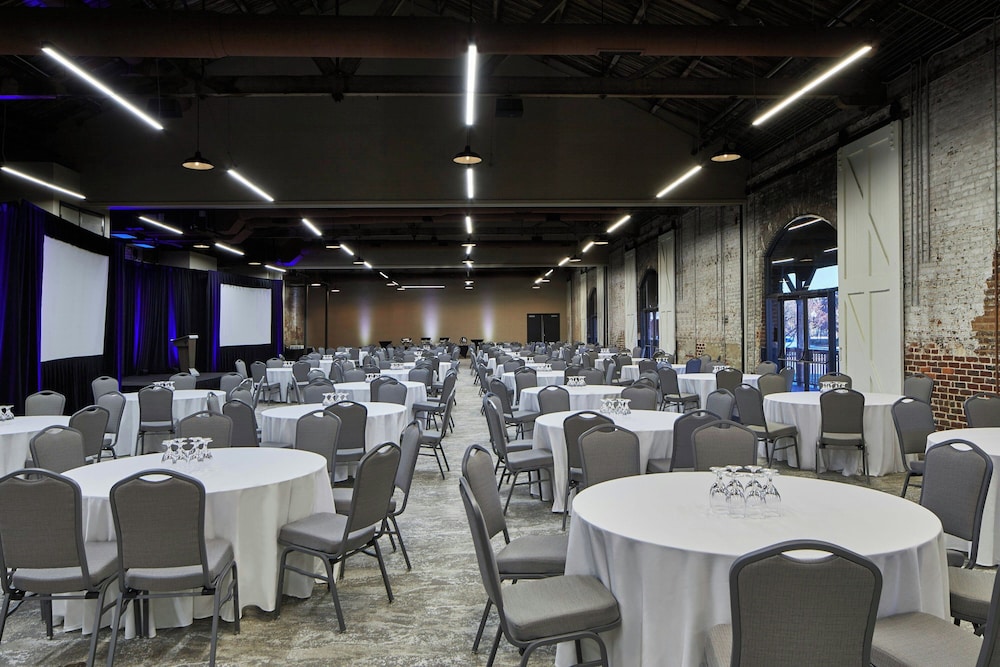 Aloft Wilmington at Coastline Center 41/50