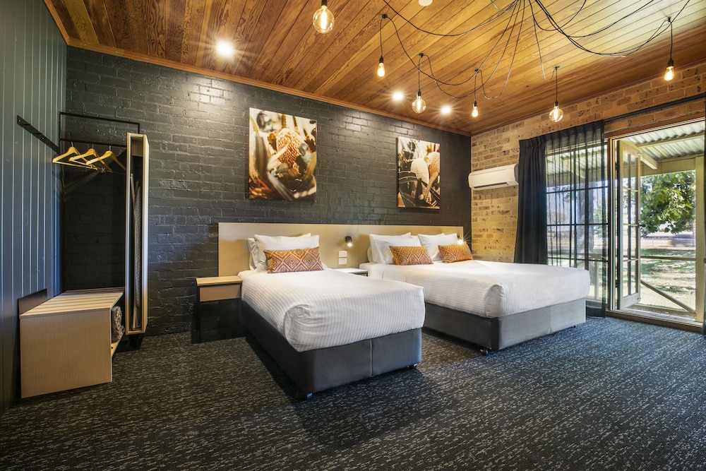 Macquarie Inn 36/66