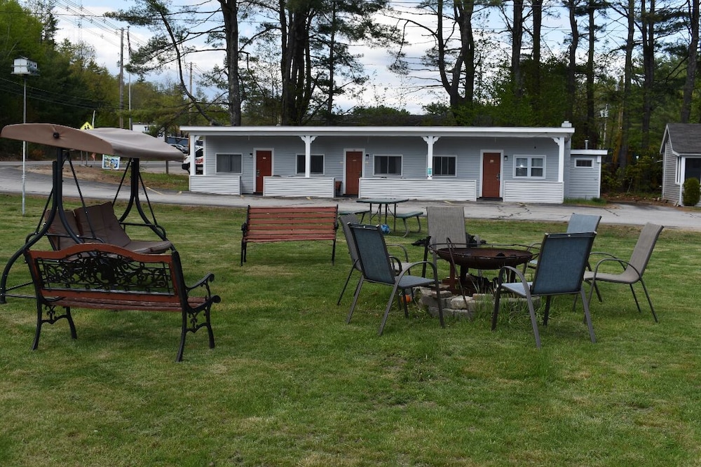 Pilgrim Inn & Cottages 42/58
