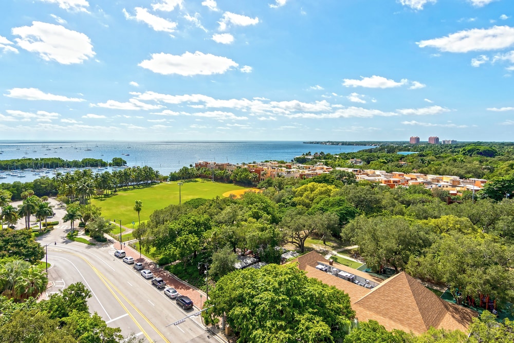 Private Residences at Hotel Arya by SoFLA Vacations 36/38