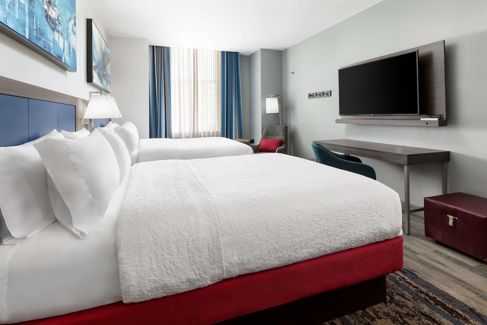 Hampton Inn and Suites Baltimore Inner Harbor 15/41