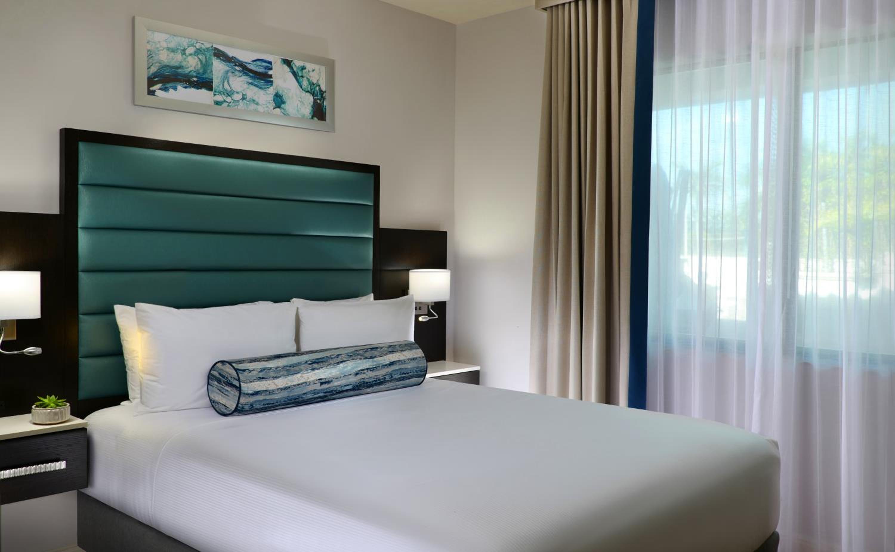 2 Bedrooms, Suite, Marina View, Sun Deck